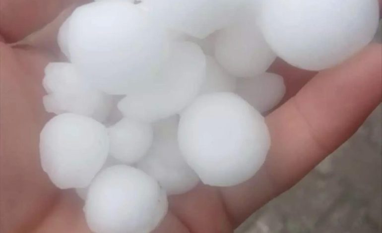 Almus’ta Dolu Yağışı Hayatı Olumsuz Etkiledi