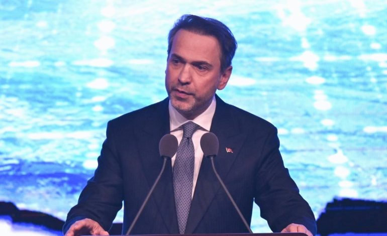 Alparslan Bayraktar: 2024’te rüzgar ve güneşte rekor kapasite devreye alındı