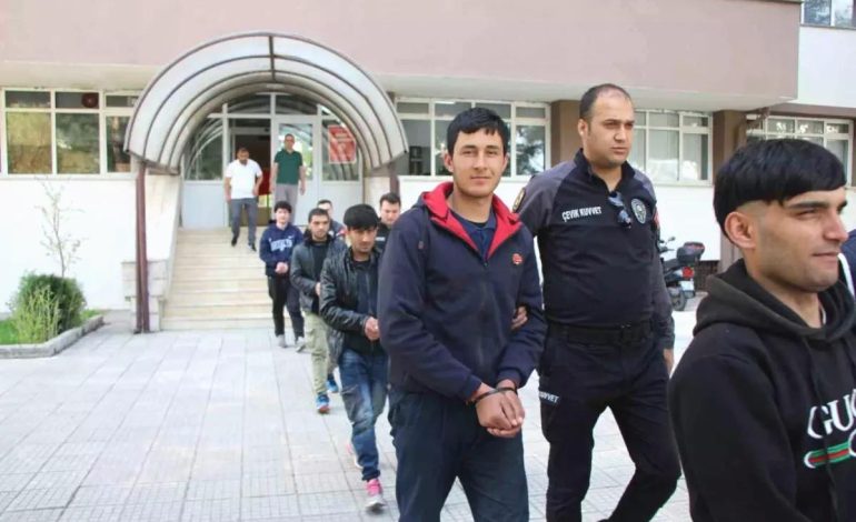 Amasya’da Kaçak Göçmen Operasyonu: 6 Afgan Yakalandı