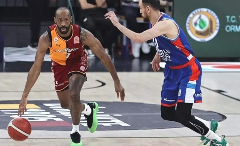 Anadolu Efes, Galatasaray’ı Farkla Geçti