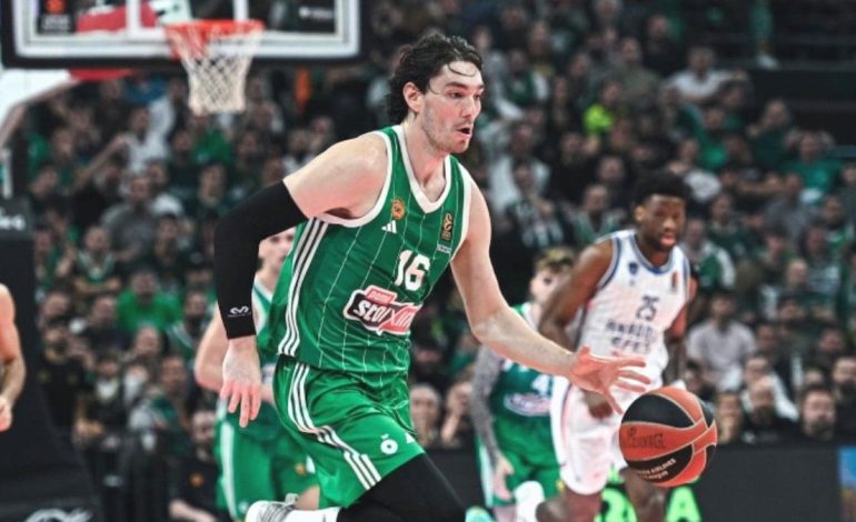 Anadolu Efes’i eski yıldızı yıktı