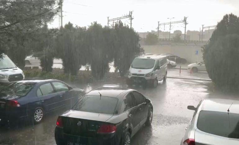 Ankara’da sağanak yağış etkili oldu