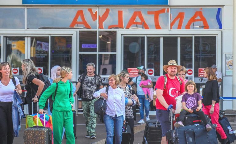 Antalya Mayıs ayında 3 milyon turist ağırladı