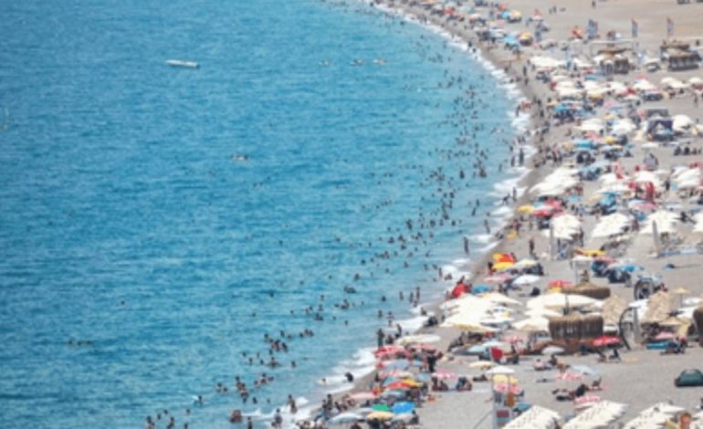 Antalya turizmi 3 milyonu aştı