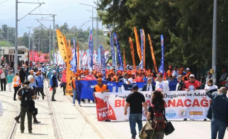 Antalya’da 1 Mayıs Coşkusu