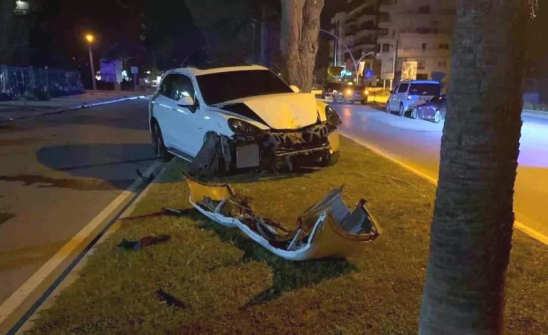 Antalya’da Alkollü Sürücü Kazaya Karıştı