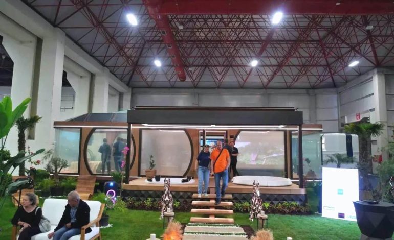 Antalya’da Karavan Fuarı: Doğayla Uyumlu Taşınabilir Yaşam Alanları Sergilendi
