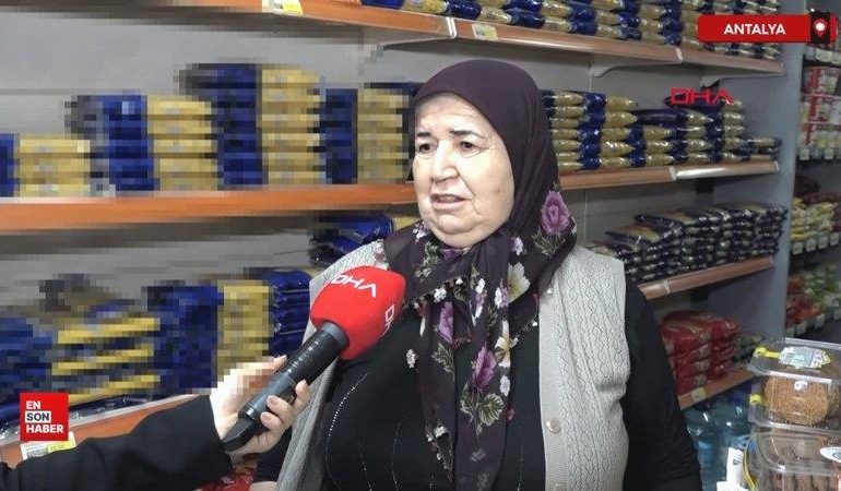 Antalya’da market sahibini oyalayıp, içki çaldılar