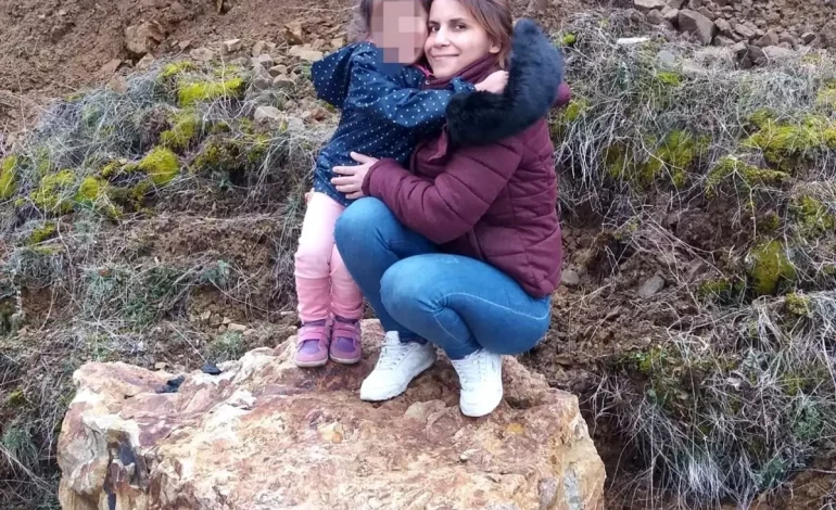 Antalya’da Trafik Kazası: 2 Çocuk Annesi Hayatını Kaybetti