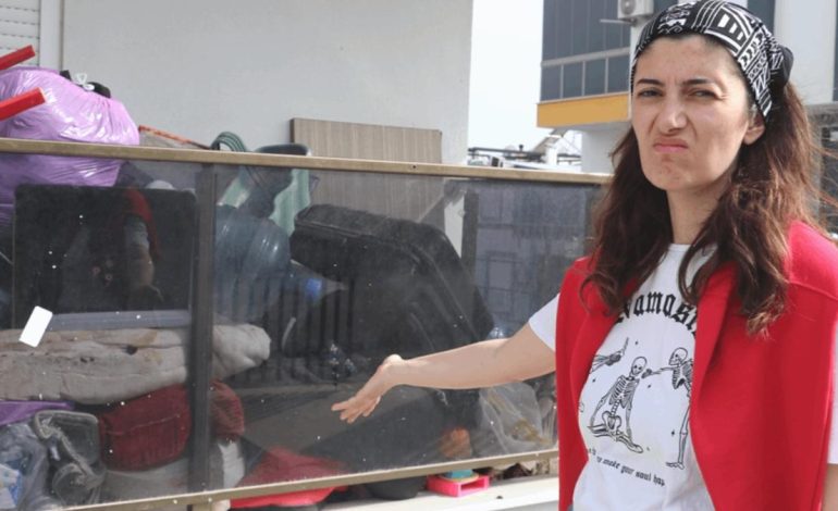 Apartmanda köpek besleme krizi çıktı