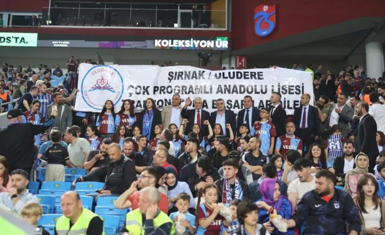 Arif Çetin’den Trabzonspor’a Kitap Hediye