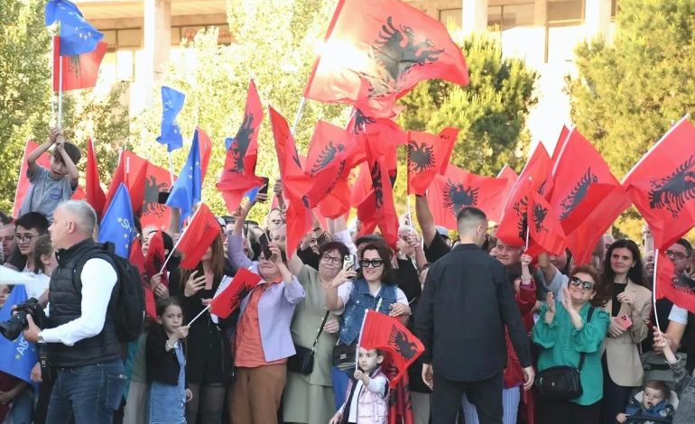 Arnavutluk’ta AB Üyelik Hedefi
