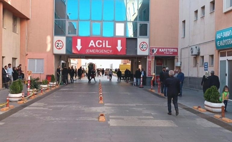 Asansör boşluğuna düşen işçiden kahreden haber