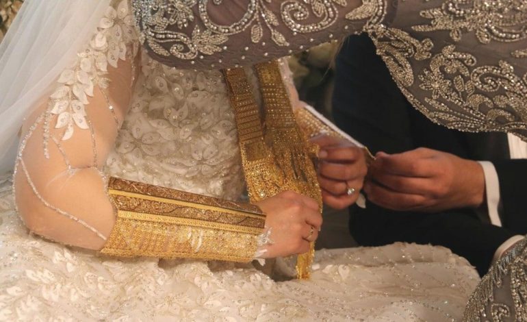 Aşiretler de nasibini aldı! Düğünlerde imitasyon takı takmaya başladılar