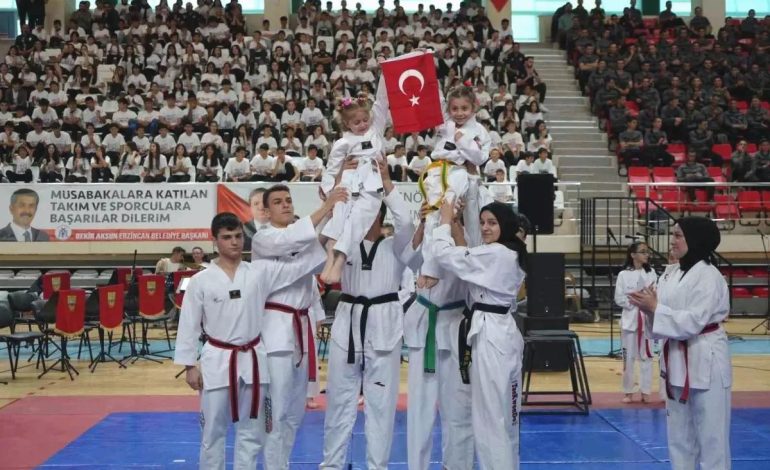 Atatürk’ü Anma Gençlik ve Spor Bayramı Erzincan’da Coşkuyla Kutlandı