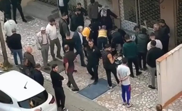 Avcılar’da Bıçaklı Kavga: İki Yaralı