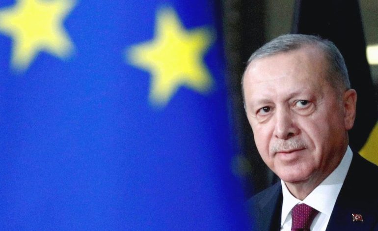 Avrupa Parlamentosu, ‘demokratik gerilemeden’ dolayı Türkiye’nin AB sürecini süresiz dondurdu
