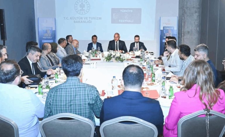 Bakan Ersoy: Müzelerimizdeki eserlere DNA kodlu mührümüzü yerleştiriyoruz