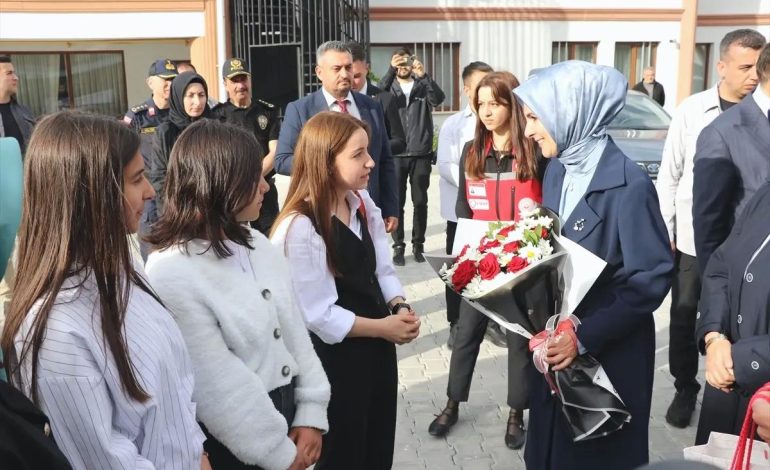 Bakan Göktaş Kütahya’da Ziyaretlerde Bulundu