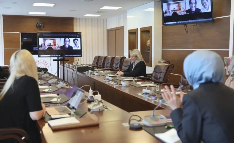 Bakan Göktaş, Öğrencilerle Görüştü