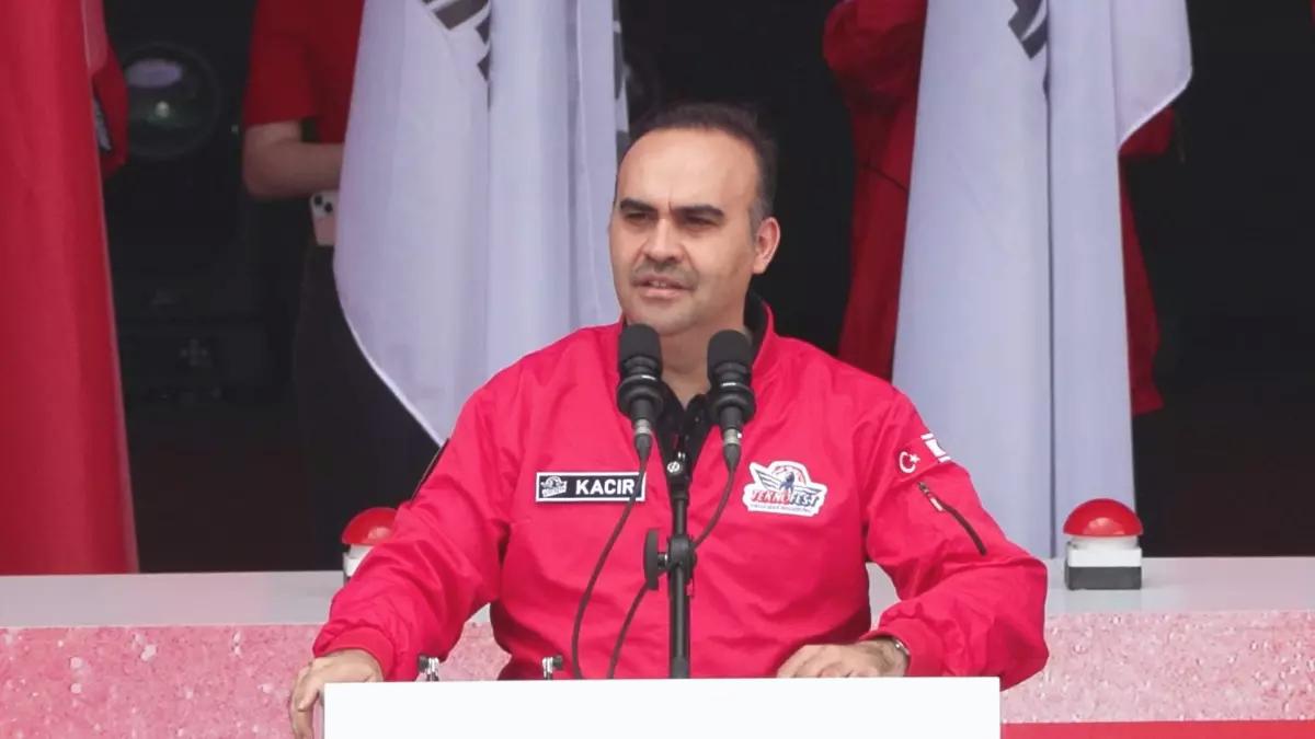 Bakan Kacır: KKTC’yi hep birlikte Bilişim Adası yapabiliriz