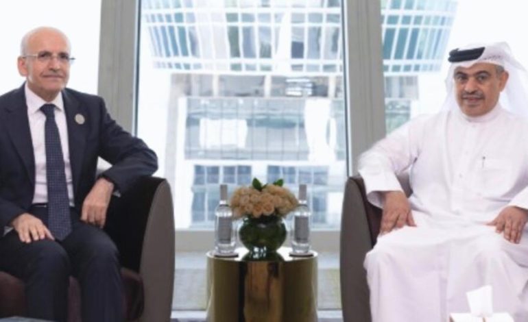 Bakan Şimşek Doha’da