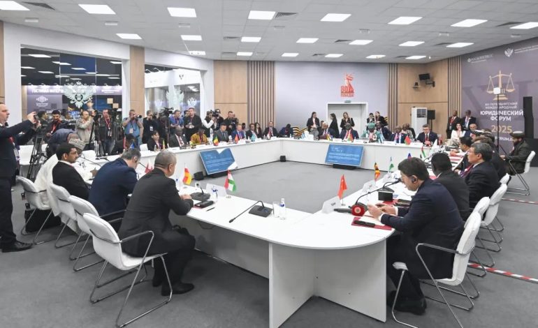 Bakan Tunç St. Petersburg Forumu’nda
