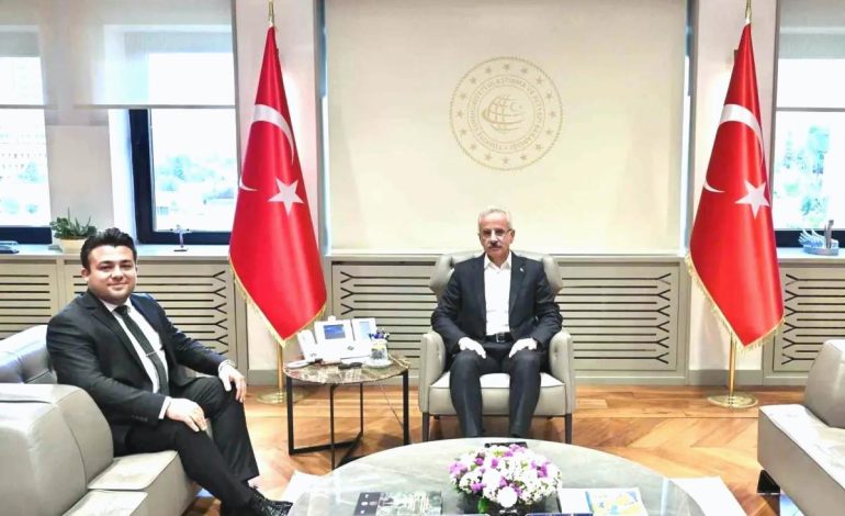 Bakan Uraloğlu’ndan Gençler İçin Güvenli Dijital Dünya Vurgusu