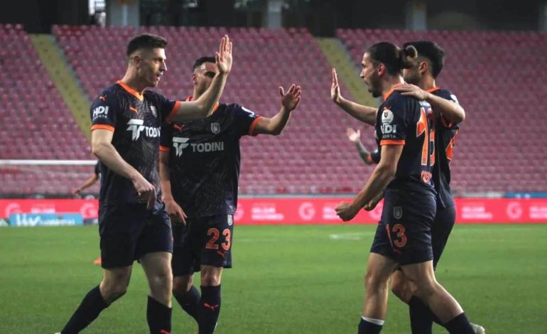 Başakşehir, Hatayspor’u 2-1 Geride Bıraktı
