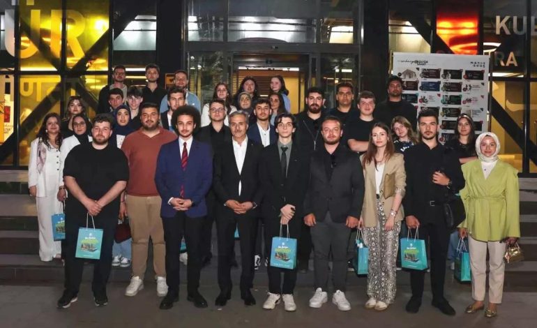 Başkan Alemdar, Gençlerle Bir Araya Gelerek Gelecek Hedeflerini Paylaştı