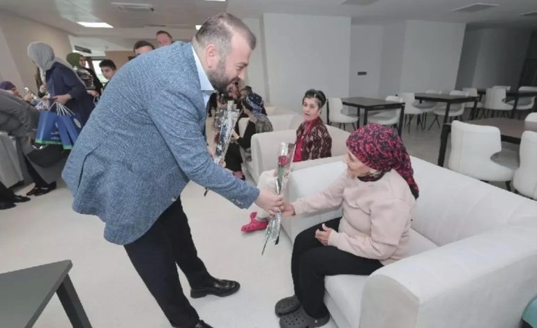 Başkan Candaroğlu’ndan Anneler Günü Ziyareti