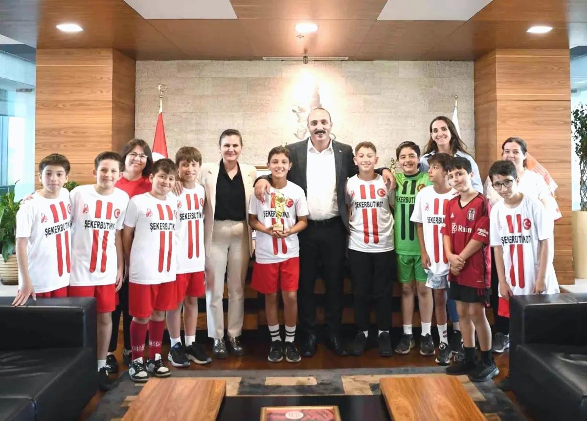 Başkan Kotan, 23 Nisan Futbol Turnuvası Şampiyonlarını Makamında Ağırladı