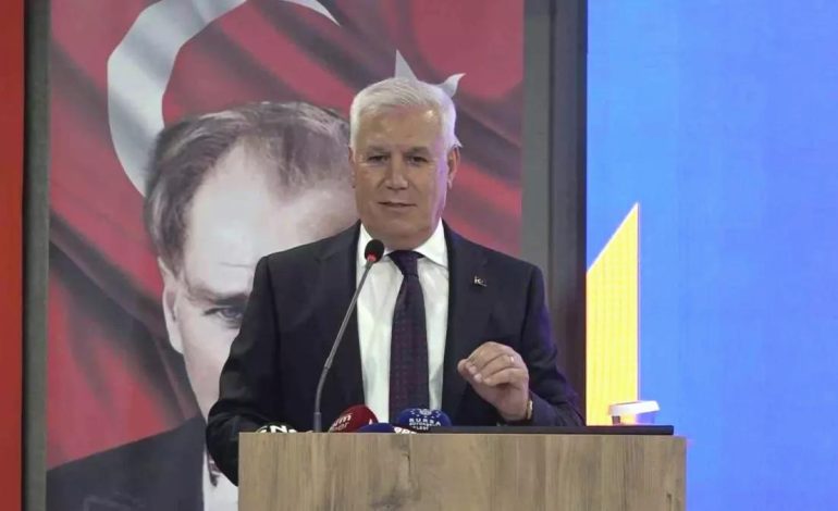 Başkan Mustafa Bozbey, Burulaş’taki grev kararına ilişkin konuştu.