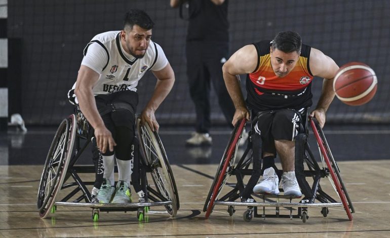 Beşiktaş ve Batman basketbol takımları farkındalık için sahaya çıktı