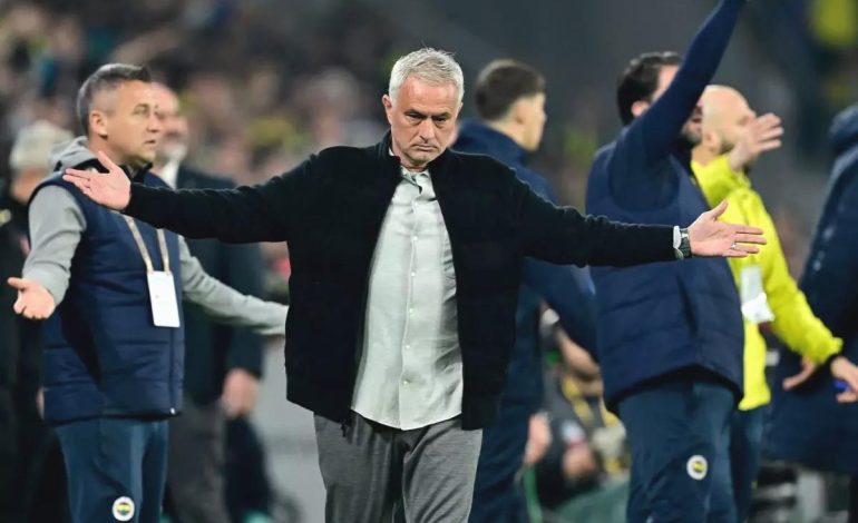 Beşiktaş’a da yenilen Mourinho’dan olay sözler: Lig başlamadan sonu belliydi
