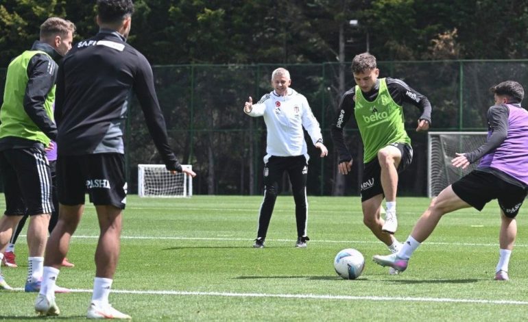 Beşiktaş’tan taraftara açık antrenman