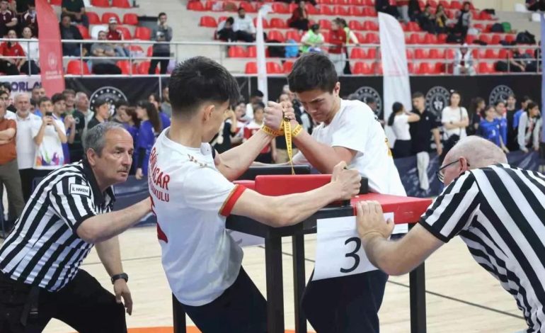 Bilecik’te Bilek Güreşi Müsabakaları Başladı