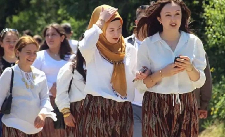 Binlerce genç ‘Aşıklar Sokağı’nda ‘eş avına’ çıktı