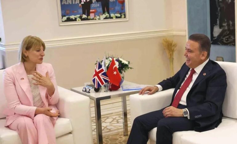 Birleşik Krallık Büyükelçisi Antalya’yı Ziyaret Etti