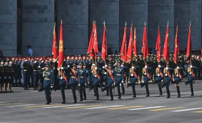 Bişkek’te Zafer Töreni