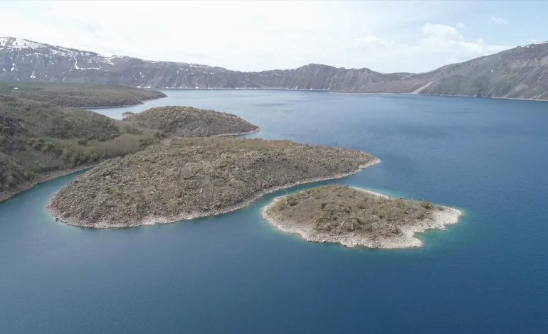 Bitlis Beş Minare Uluslararası Film Festivali’nde Sanatçılardan Tarihi Mekan Ziyareti