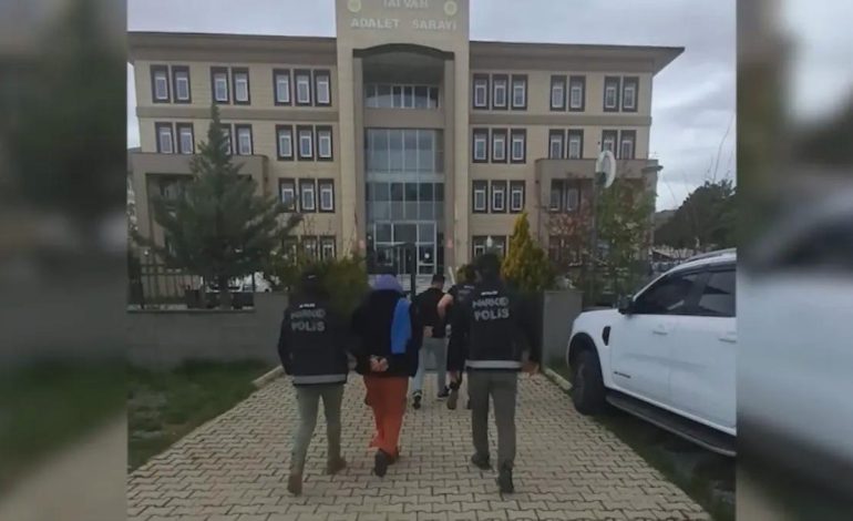 Bitlis’te Otobüste 3.7 Kilo Uyuşturucu Ele Geçirildi