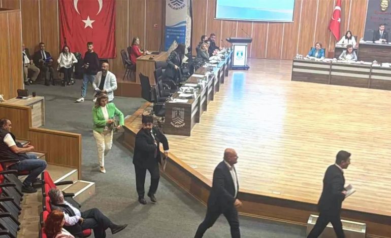 Bodrum Belediyesi Meclis Toplantısında Tartışma ve Protesto