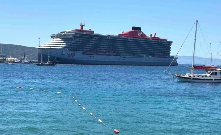 Bodrum’a Dev Kruvaziyer ‘Resilient Lady’ Demir Attı
