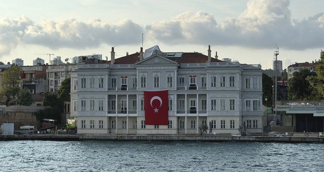Boğazdaki yalılar AKP’liye gitti