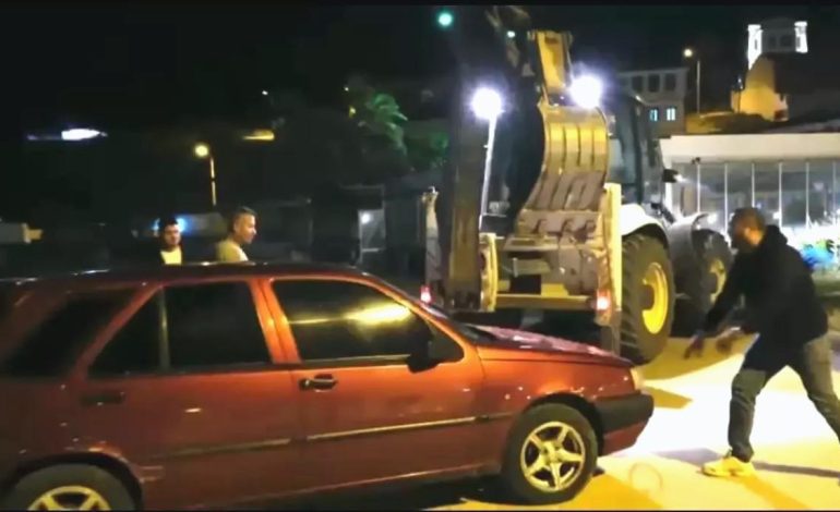 Bozcaada’da Alkollü Sürücü Limanda Kaza Yaptı