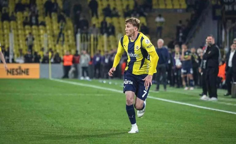 Burak Kapacak, Fenerbahçe’de İlk Kez Sahada