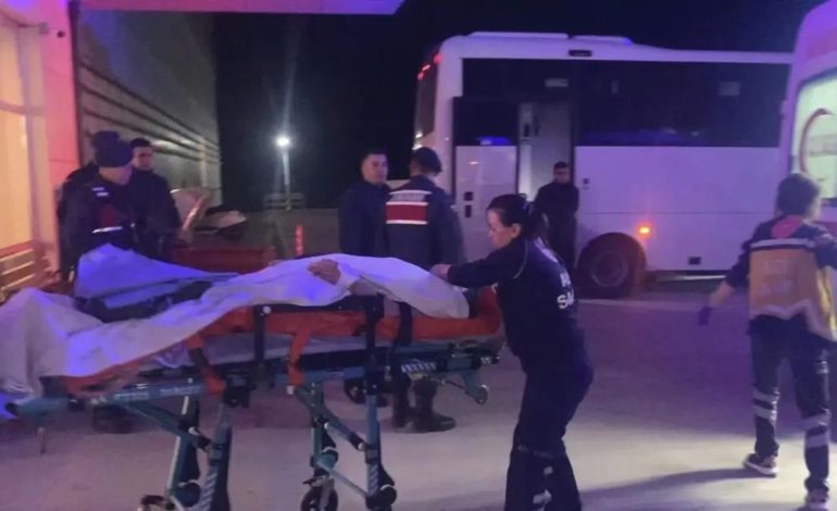 Burdur’da Bıçaklı Saldırı: Genç Kız Ağır Yaralı