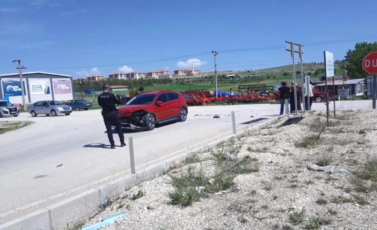 Burdur’da Motosiklet Otomobille Çarpıştı: Genç Hayatını Kaybetti