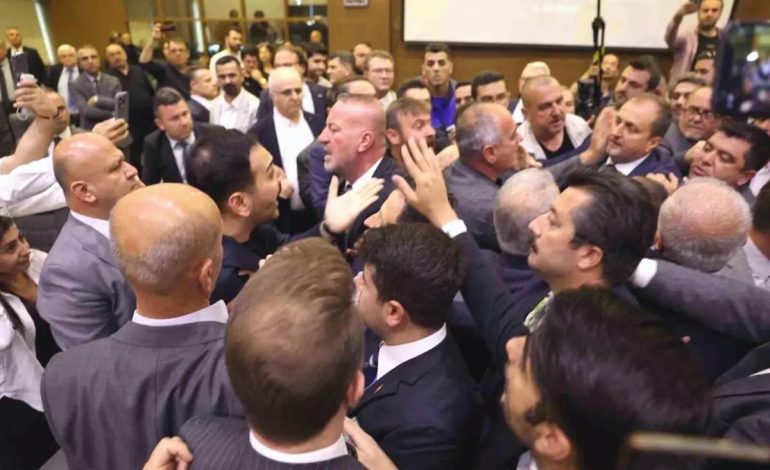 Bursa Büyükşehir Belediye Meclisi’nde Gerilim: Tansiyon Yükseldi